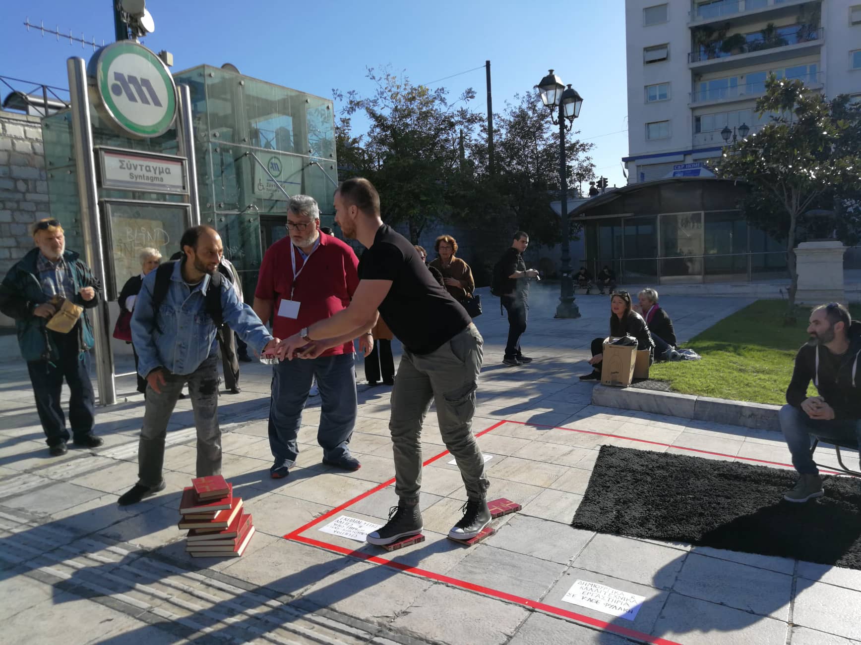 Μ'ενα βιβλίο δραπετεύεις (6)